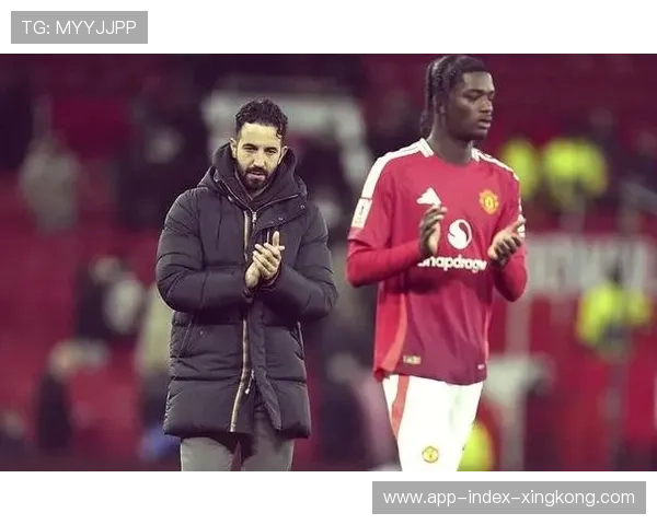 曼联后防调整进行,曼联防守反击 曼联后防调整进行,曼联防守反击