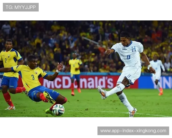 墨西哥中场拦截能力突出，球队保持高强度状态