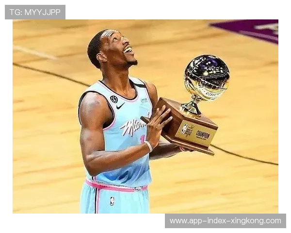 NBA后卫逆天技巧：背打内线强吃成功的秘密解析