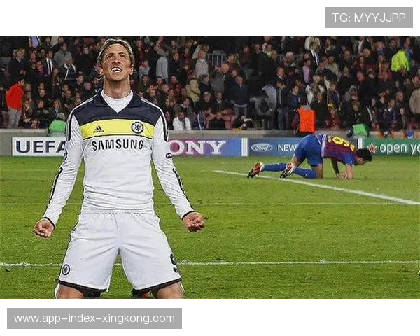 费兰托雷斯内切后送出极具威胁的脚弓传球，巴萨推进入高潮