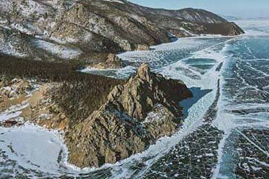 2000年NBA总决赛：湖人靠“魔术师”的表现在关键第七场击败费城76人，夺冠成功。